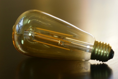 Filament LED E1 ST64 LF 6 W 220 V- 240 V 360 degrés chaleur avec convertisseur
