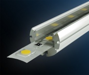 Profil LED universel Lars LP avec obturateur