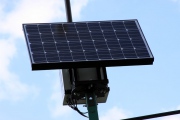 Kit solaire-éolien pour éclairer un panneau d'affichage de 6 m x 3 m