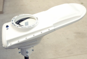 Lampe solaire LED Fornax avec poteau en acier et fondation