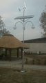 Lampadaire hybride, deux bras, panneau 275W / LED 2x8W / turbine 300W